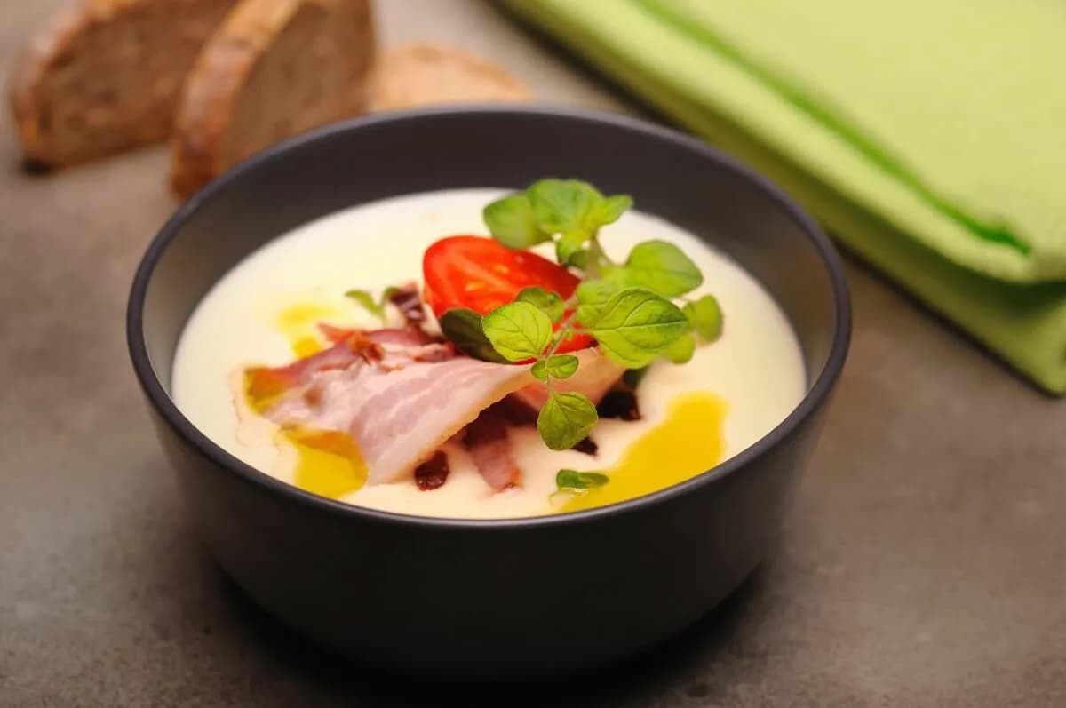 Jaki ser do zupy serowej, aby uzyskać idealny smak i konsystencję Jaki ser do zupy serowej, aby uzyskać idealny smak i konsystencję