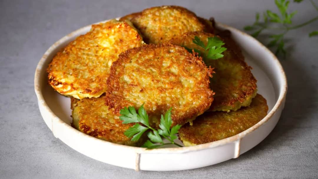 Jaką zupę do placków ziemniaczanych wybrać, aby zachwycić smakiem?