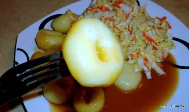 Idealna surówka do klusek śląskich? Sprawdzone przepisy i triki