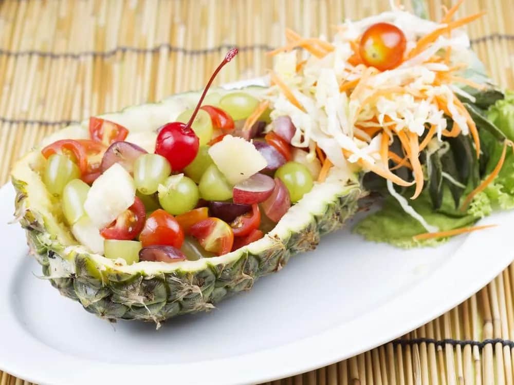 Jak udekorować sałatkę, aby zachwycała smakiem i wyglądem