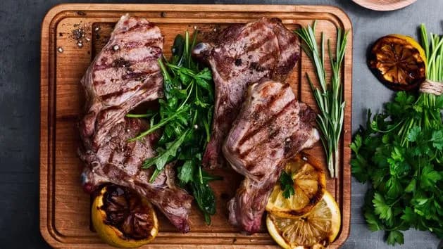 Jakie przyprawy do mięsa wieprzowego poprawią smak potraw?