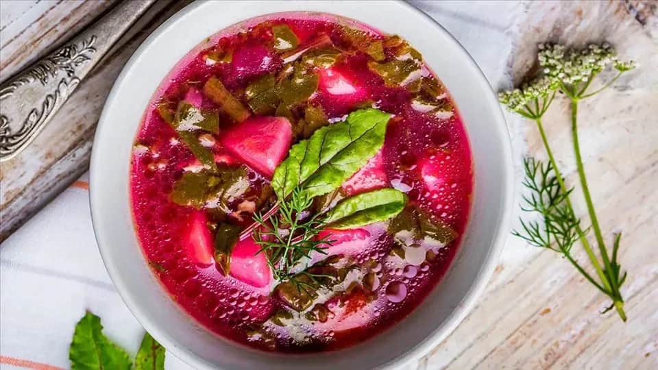 Jak zrobić zupę z botwiny - prosty przepis na wiosenną zupę