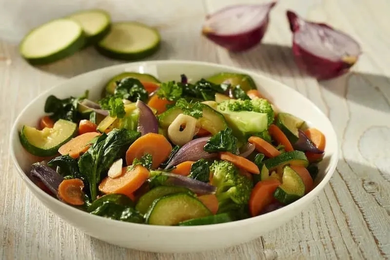 Jakie przyprawy do warzyw na patelnię, aby podkręcić ich smak?