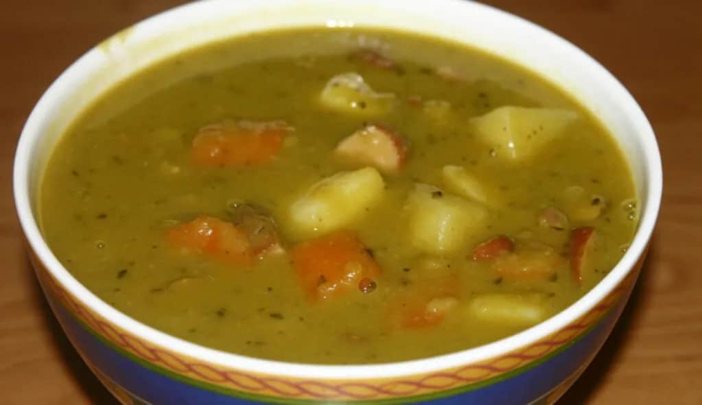 Jakie przyprawy dodać do grochówki, aby uzyskać niepowtarzalny smak