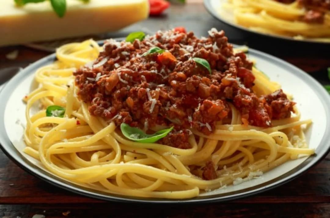Przepis na sos spaghetti, który zachwyci Twoich gości i rodzinę