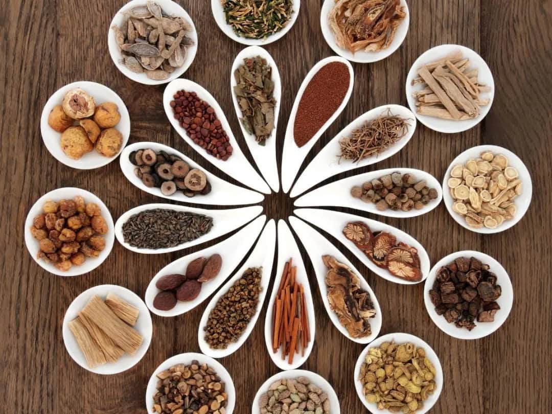 Jakie przyprawy do dań chińskich? Odkryj sekrety smaku kuchni!