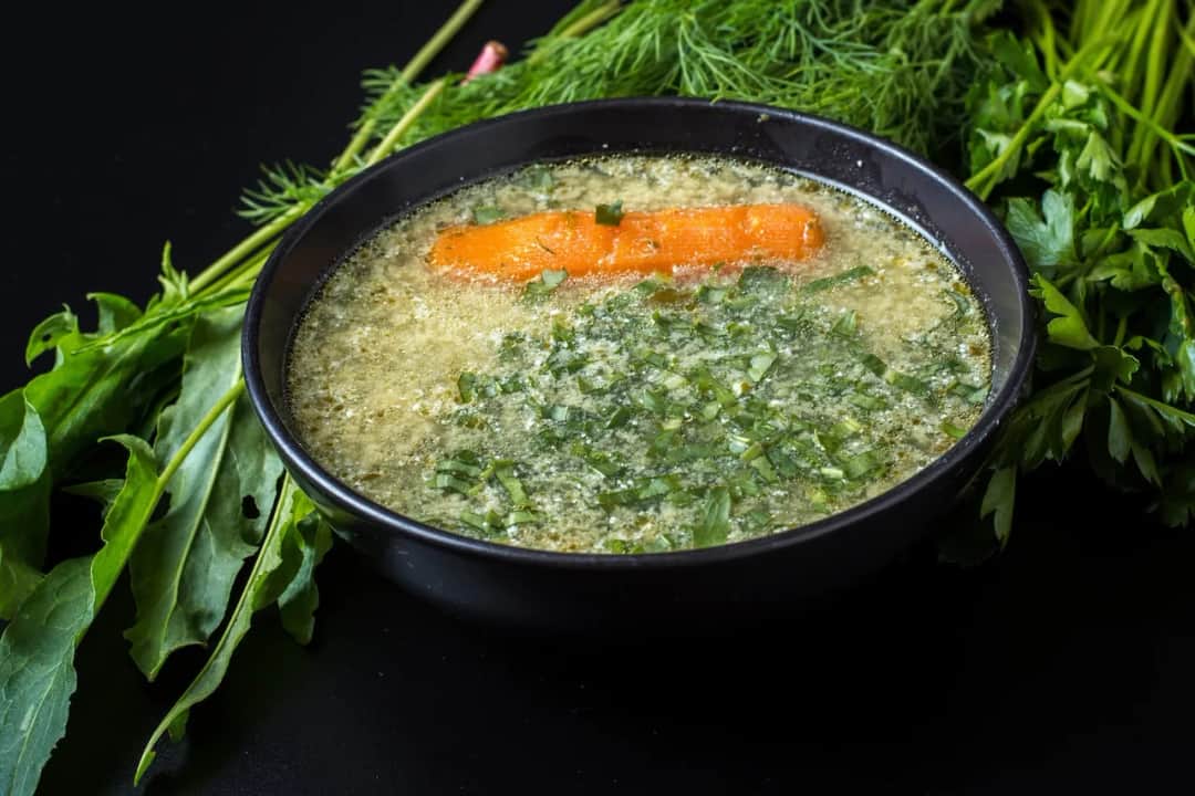 Jak przygotować szczaw do zupy, aby uniknąć gorzkiego smaku