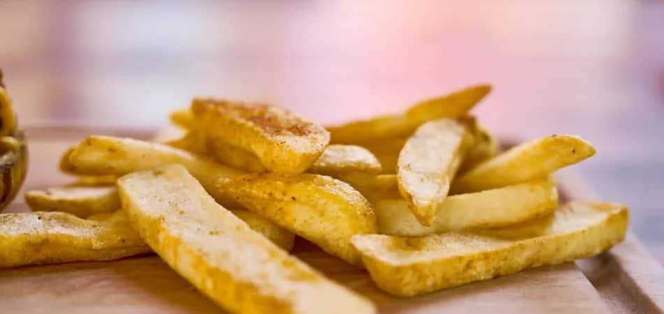 Jak zrobić frytki w piekarniku - proste sposoby na chrupiące frytki